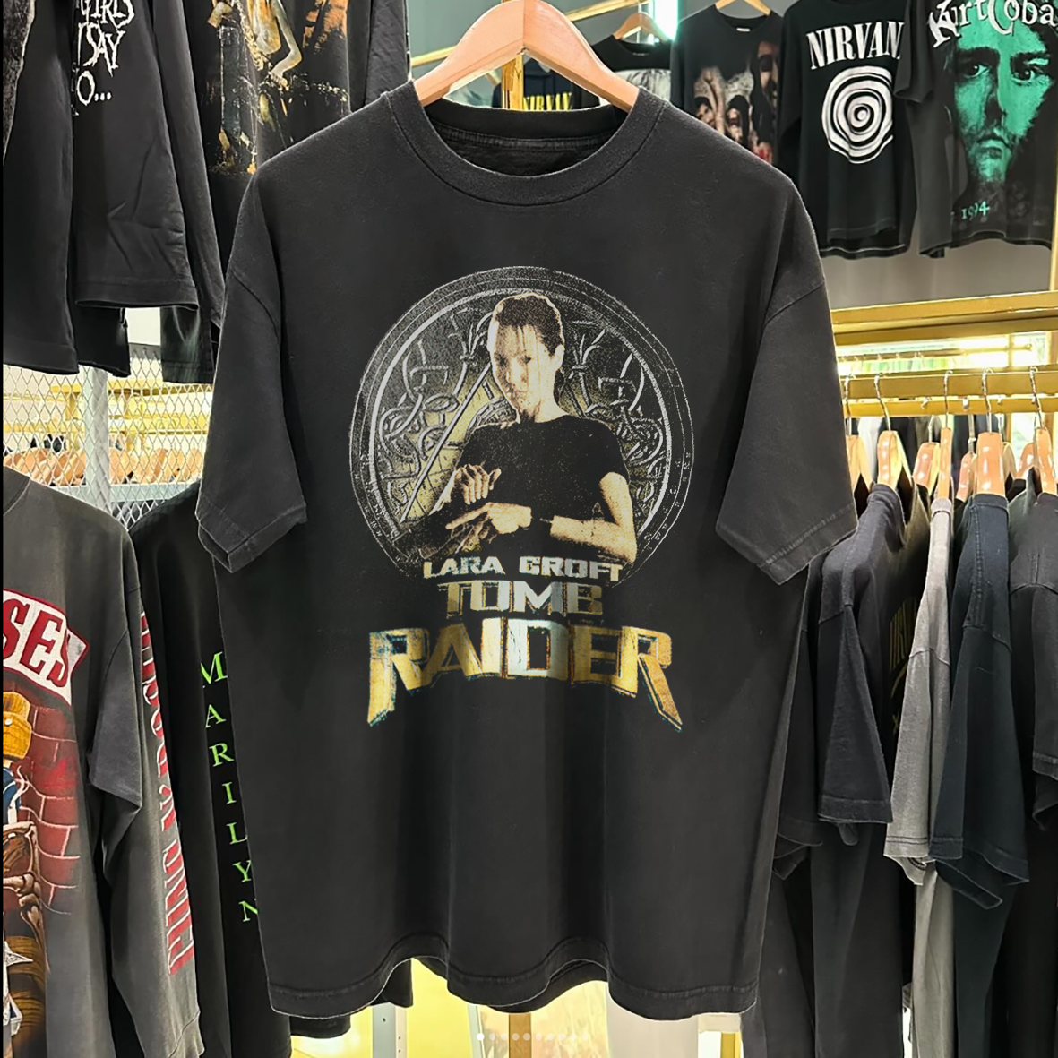 Vintage Mysterious Teen' Tomb Raider Black Graphic T-Shirt